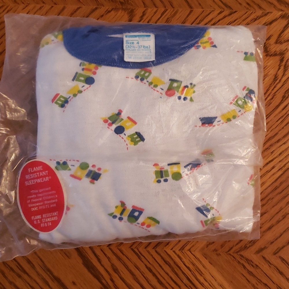 Infant Toddlers Pajamas with Train Print NWOT